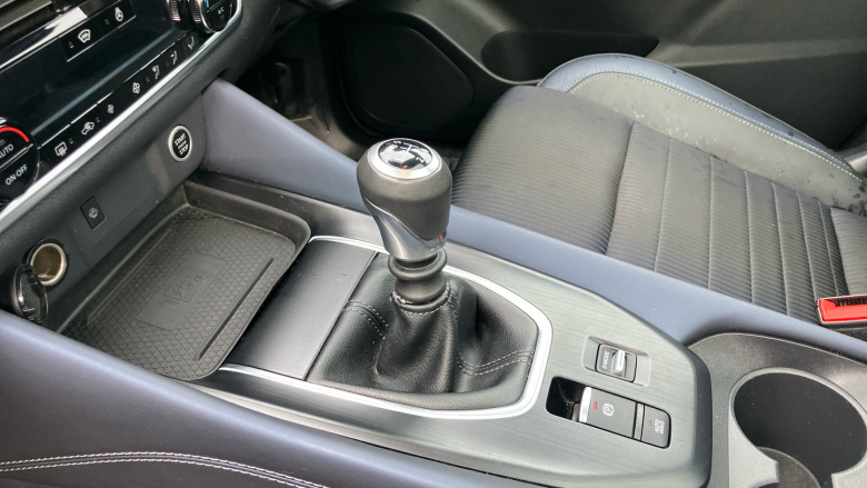 Nissan Qashqai 1.3 DiG-T MH Tekna 5dr Petrol Hatchback